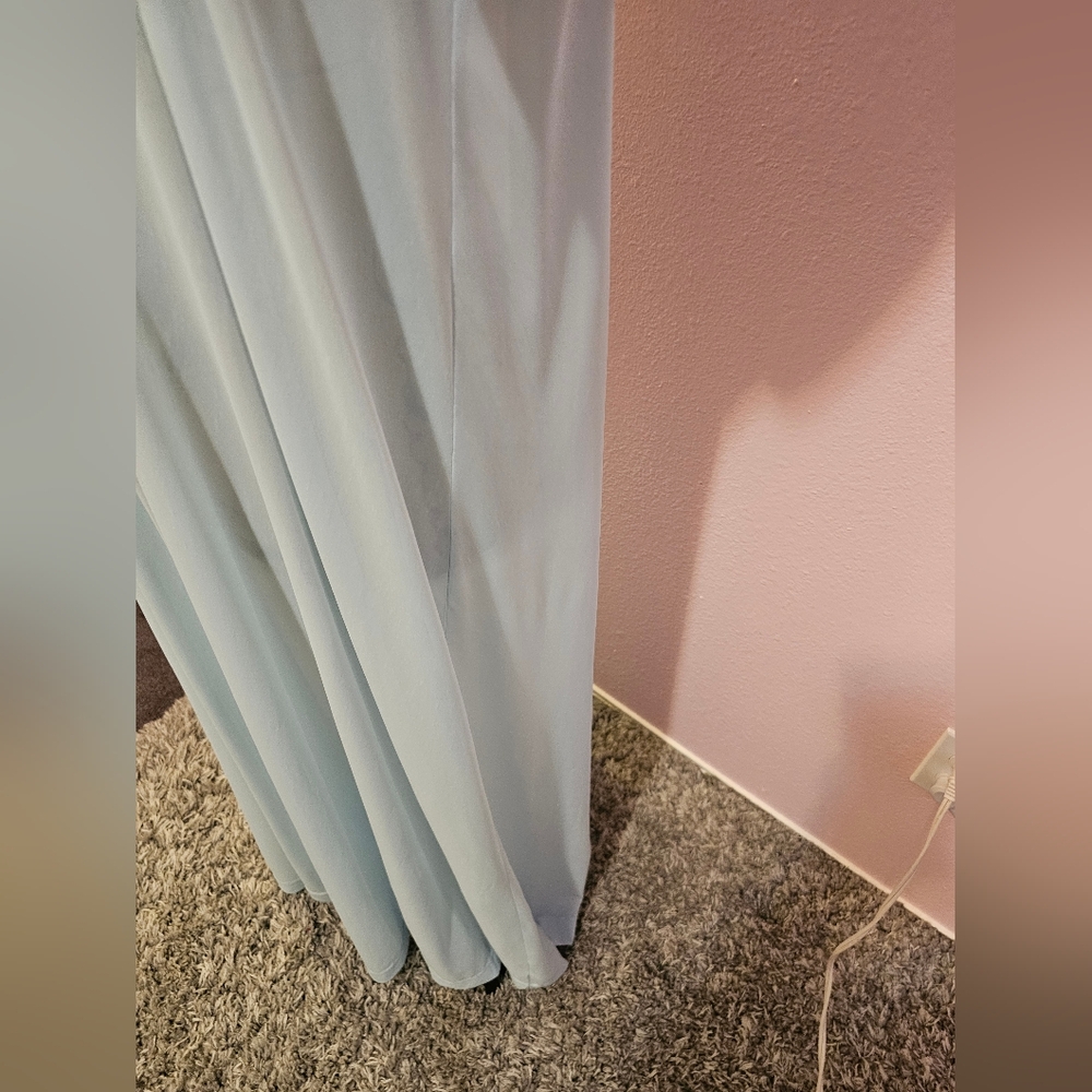 Beautiful Silky Smooth Vintage Nightgown - Picture 6 of 12